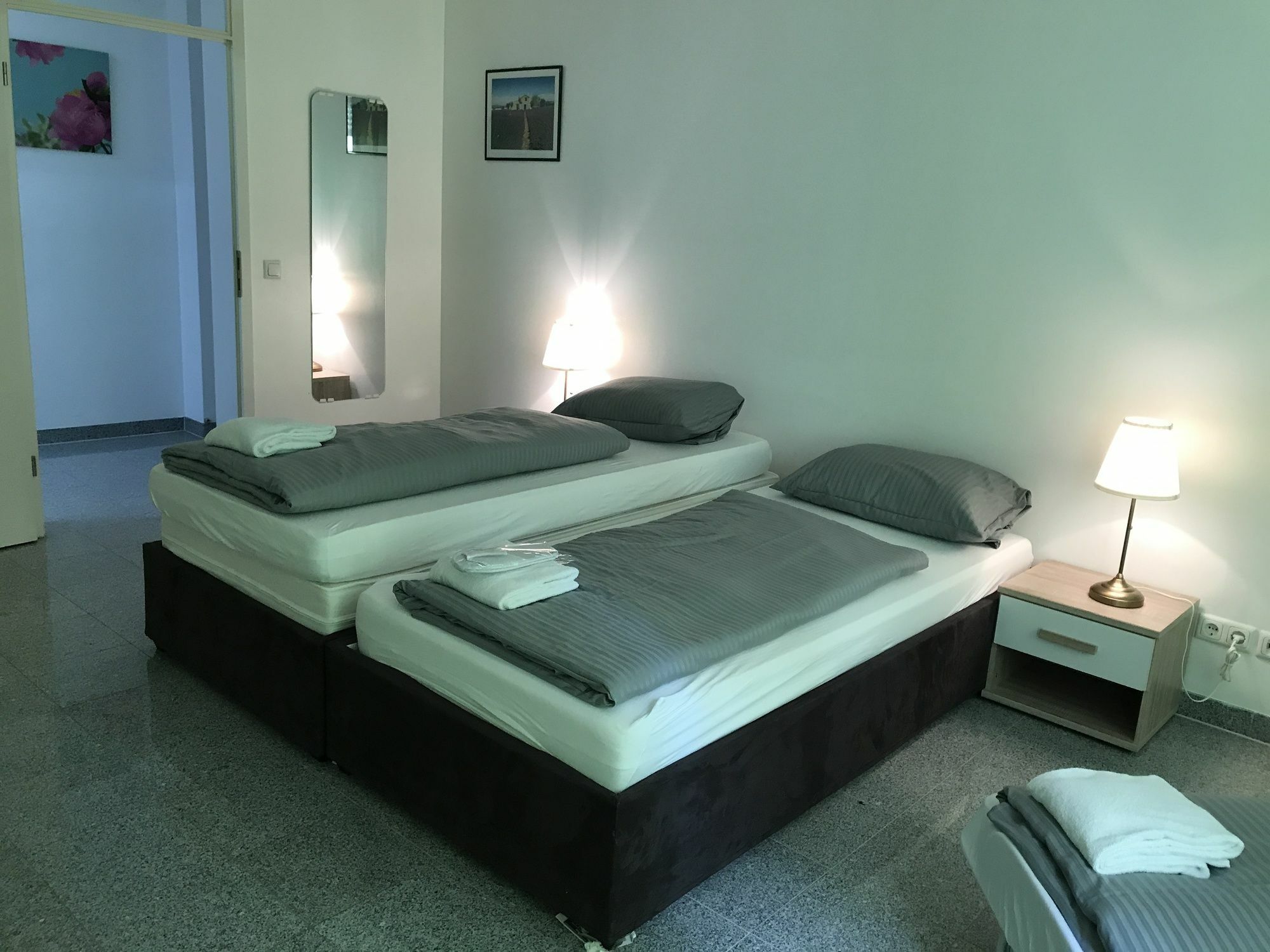 Appartamento Kn Kahtan Boarding House Monaco di Baviera Esterno foto