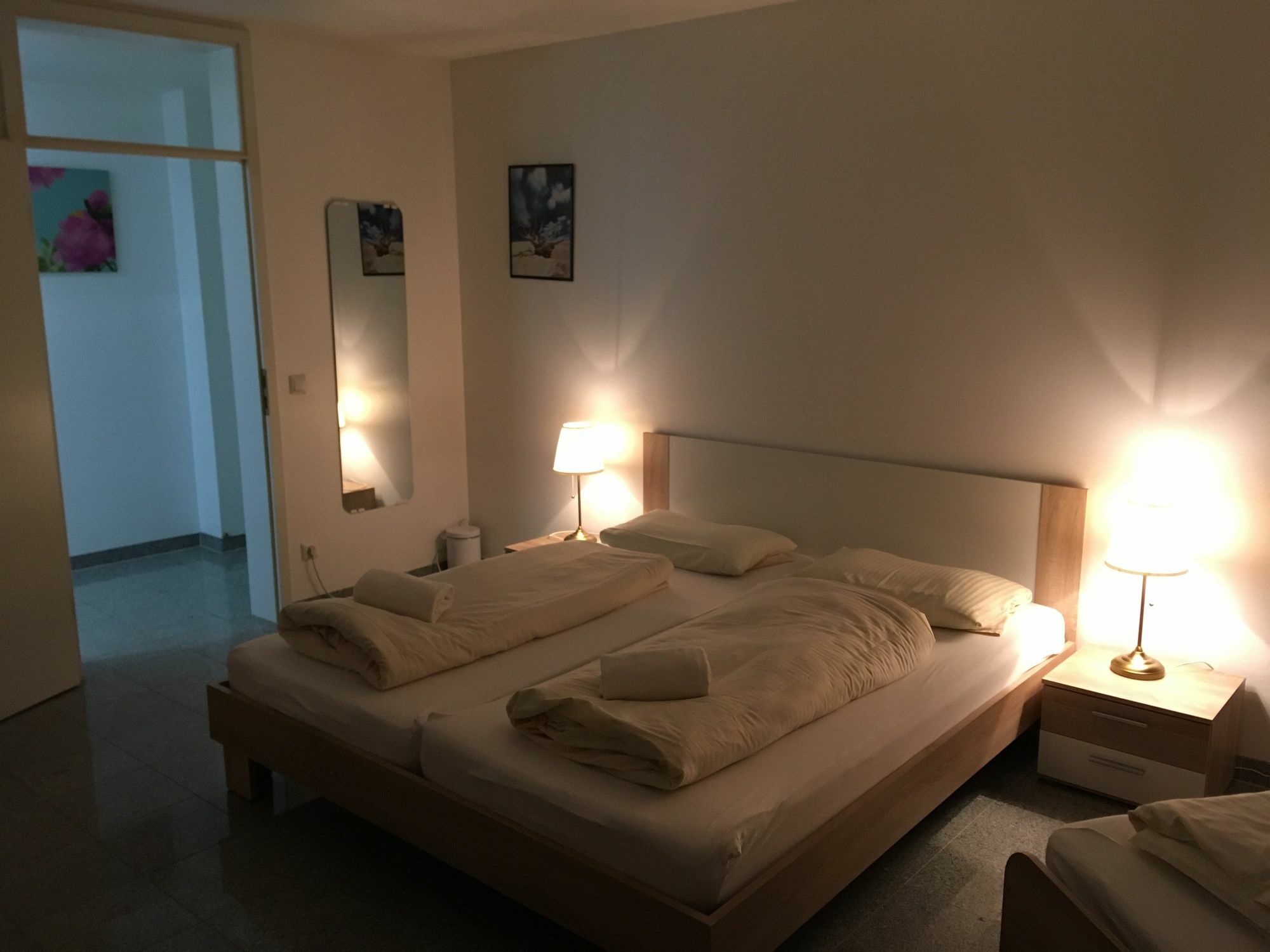 Appartamento Kn Kahtan Boarding House Monaco di Baviera Esterno foto