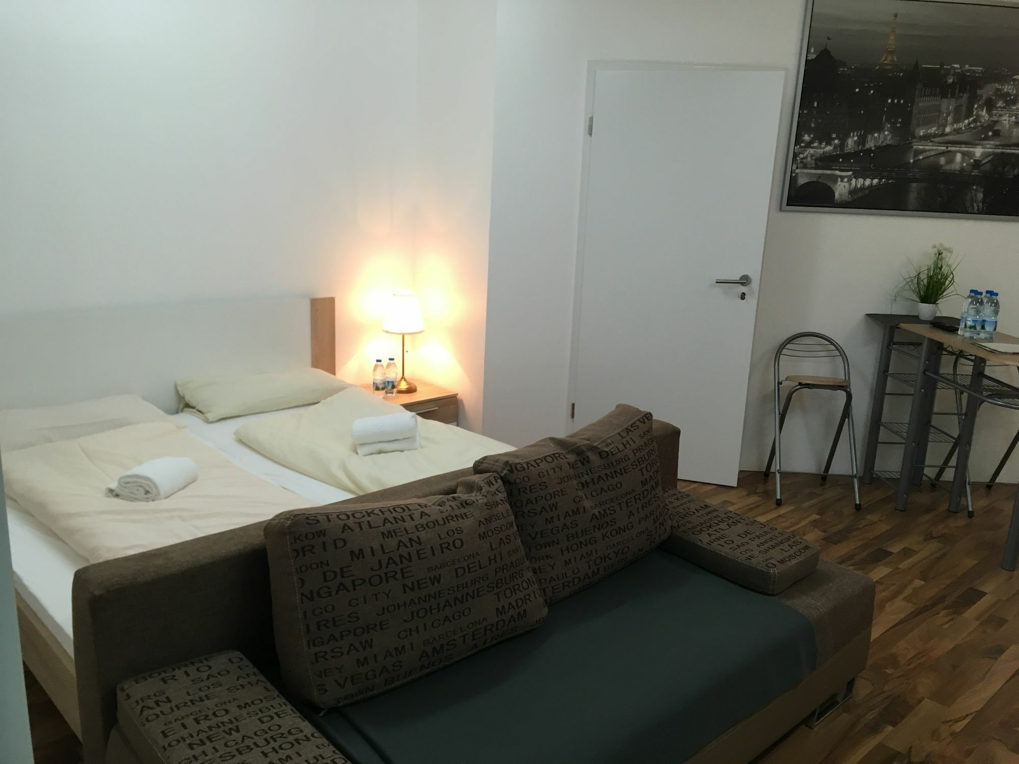 Appartamento Kn Kahtan Boarding House Monaco di Baviera Esterno foto