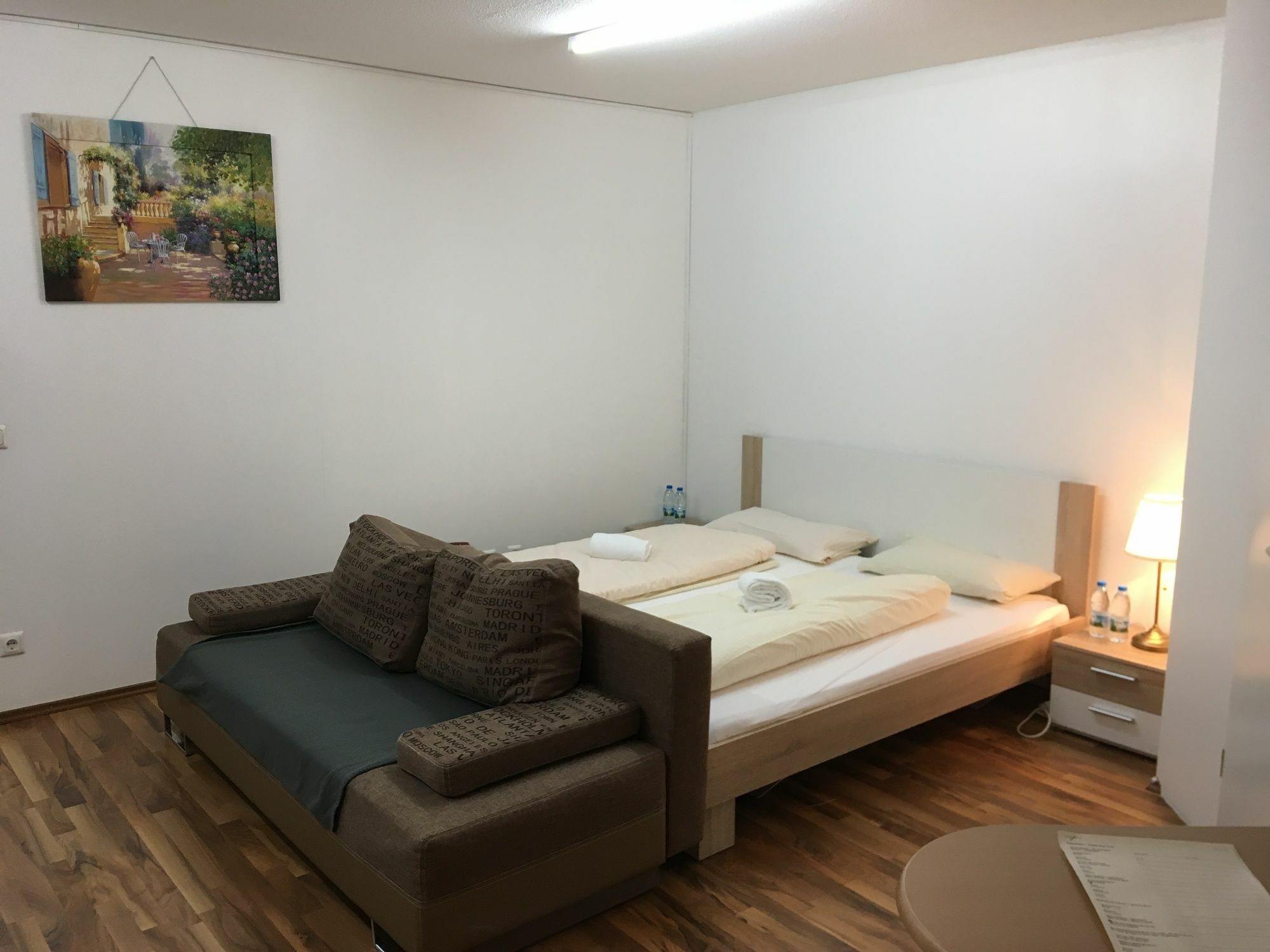 Appartamento Kn Kahtan Boarding House Monaco di Baviera Esterno foto