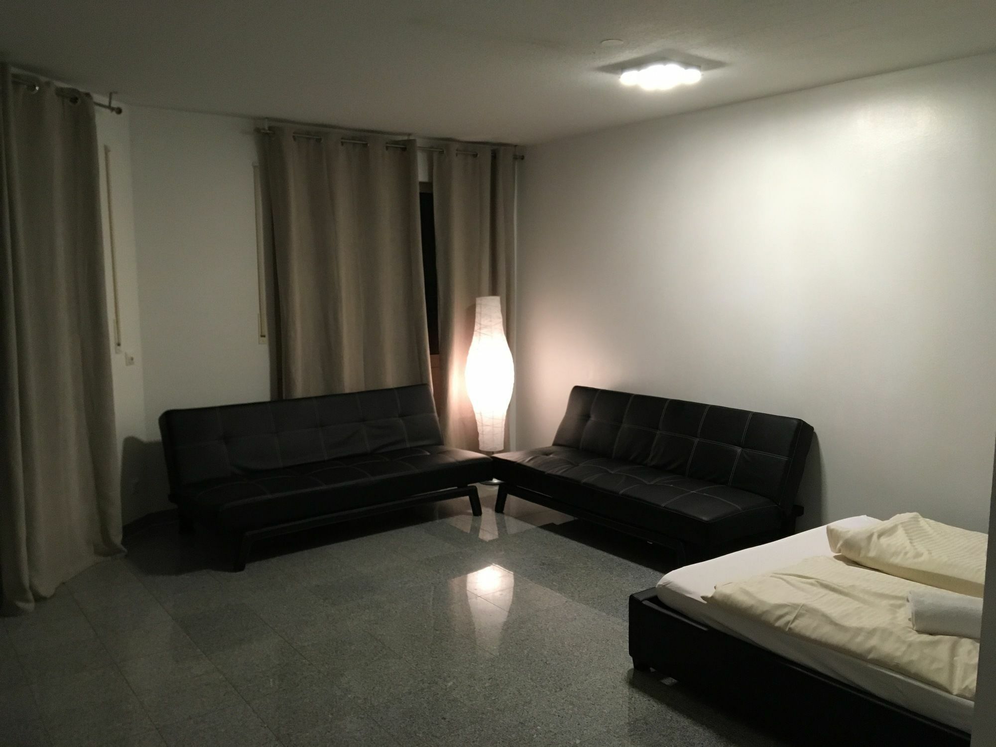 Appartamento Kn Kahtan Boarding House Monaco di Baviera Esterno foto