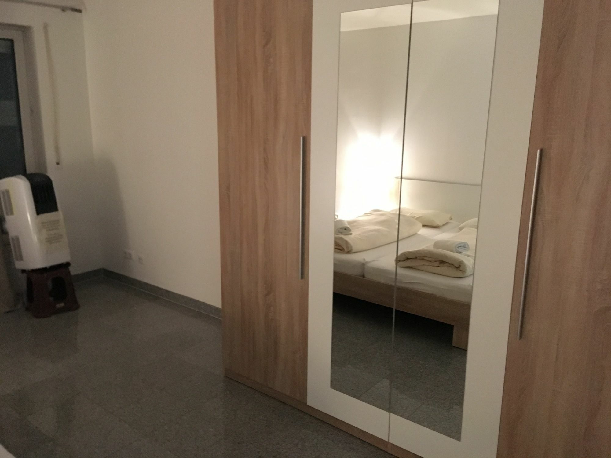 Appartamento Kn Kahtan Boarding House Monaco di Baviera Esterno foto