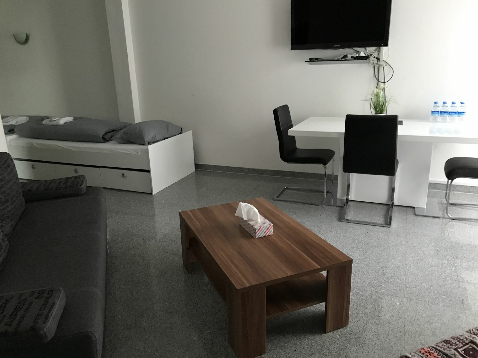 Appartamento Kn Kahtan Boarding House Monaco di Baviera Esterno foto