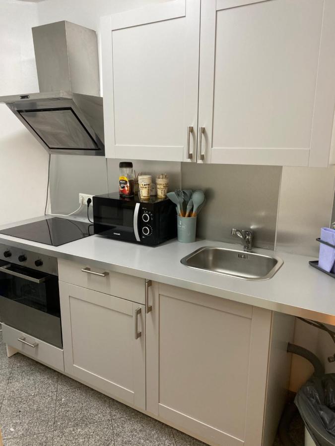 Appartamento Kn Kahtan Boarding House Monaco di Baviera Esterno foto